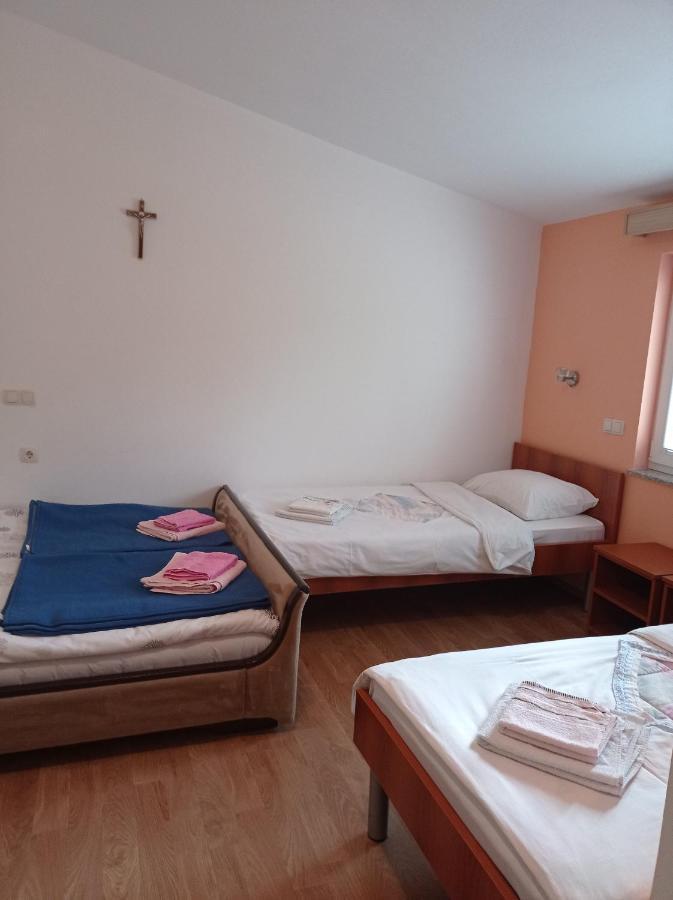 Casa Del Pellegrino M&A - Ostojici Hotel Medjugorje Ngoại thất bức ảnh