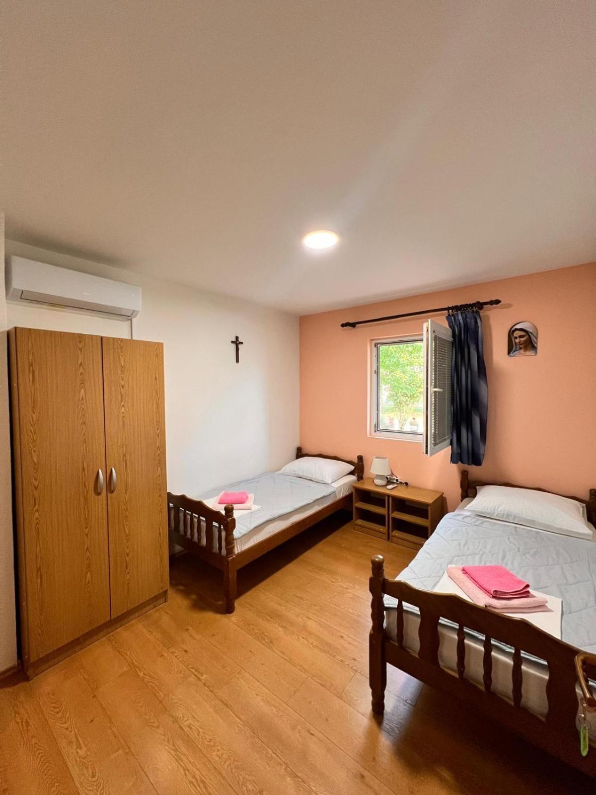 Casa Del Pellegrino M&A - Ostojici Hotel Medjugorje Ngoại thất bức ảnh