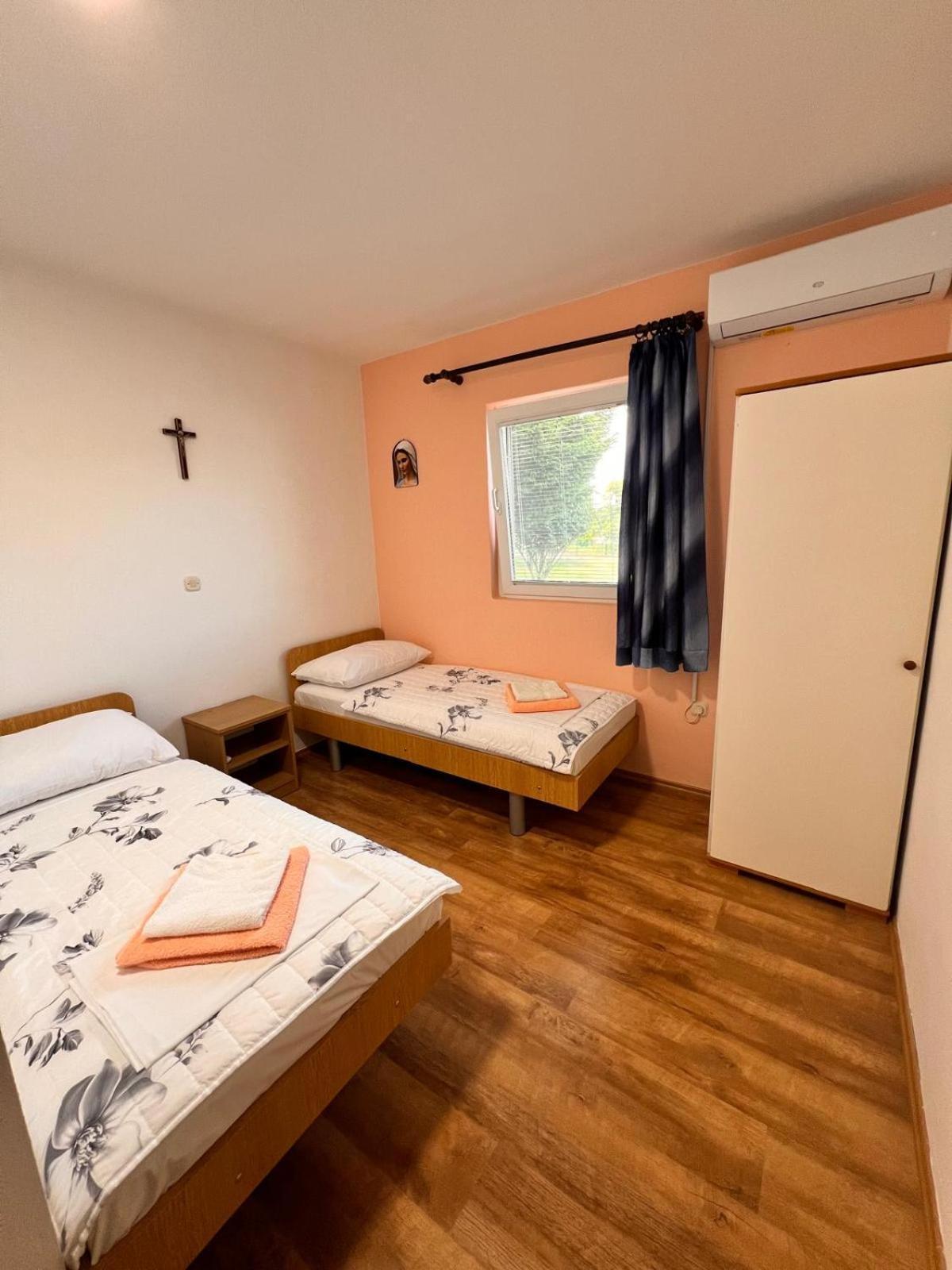Casa Del Pellegrino M&A - Ostojici Hotel Medjugorje Ngoại thất bức ảnh