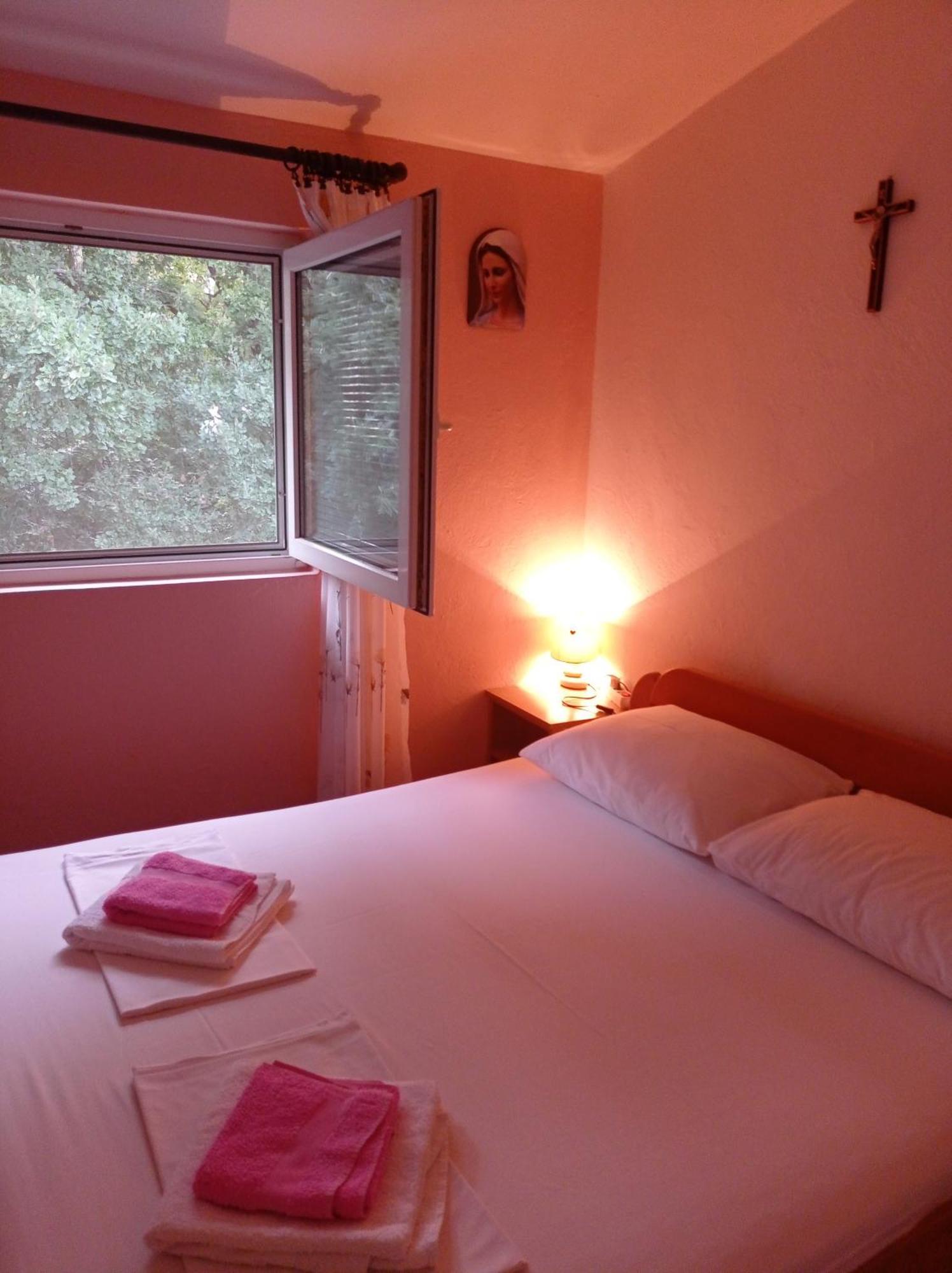 Casa Del Pellegrino M&A - Ostojici Hotel Medjugorje Ngoại thất bức ảnh