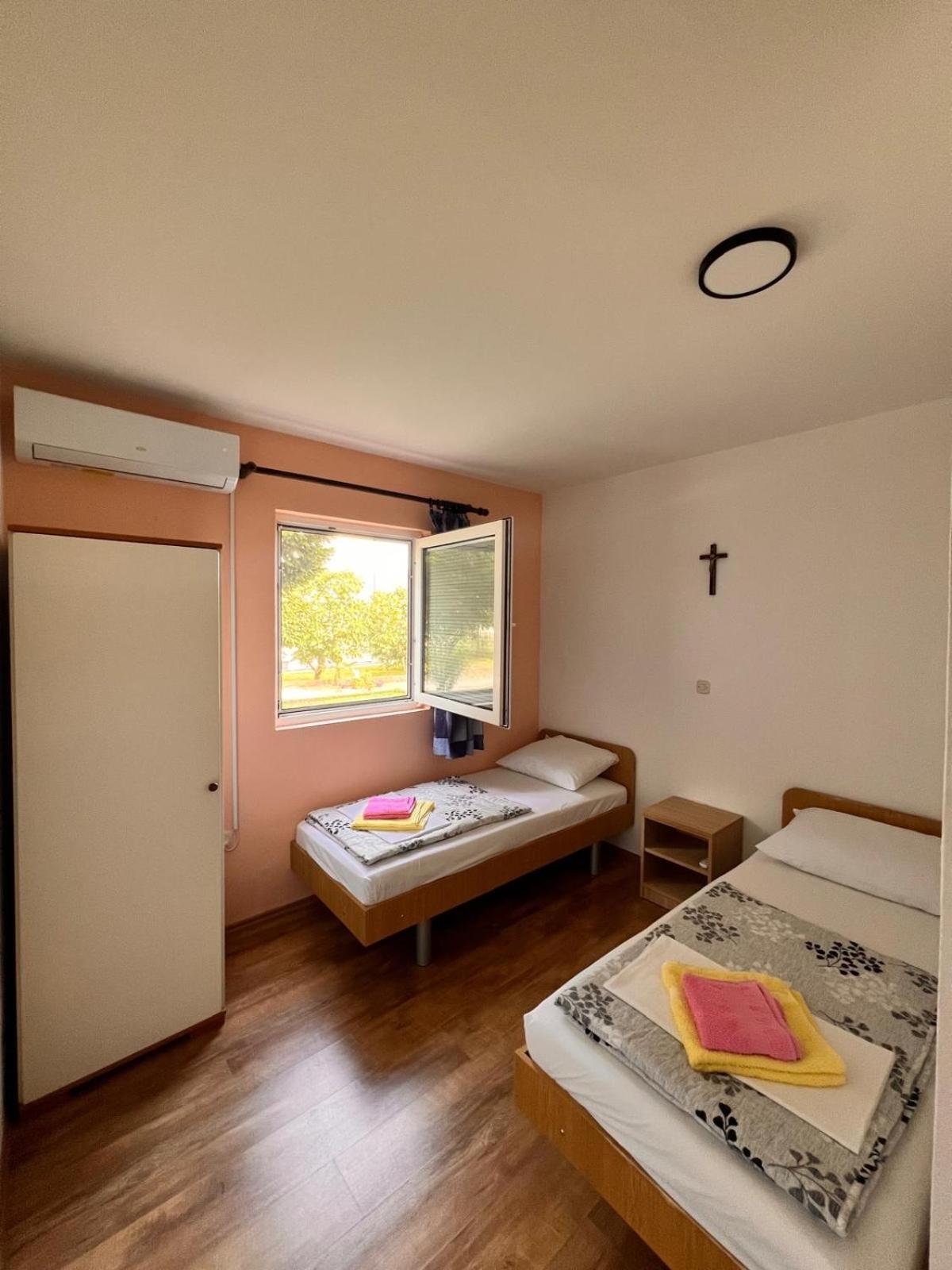 Casa Del Pellegrino M&A - Ostojici Hotel Medjugorje Ngoại thất bức ảnh