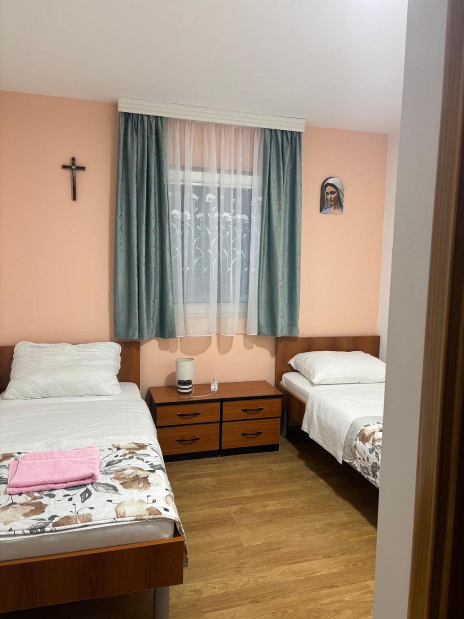 Casa Del Pellegrino M&A - Ostojici Hotel Medjugorje Ngoại thất bức ảnh