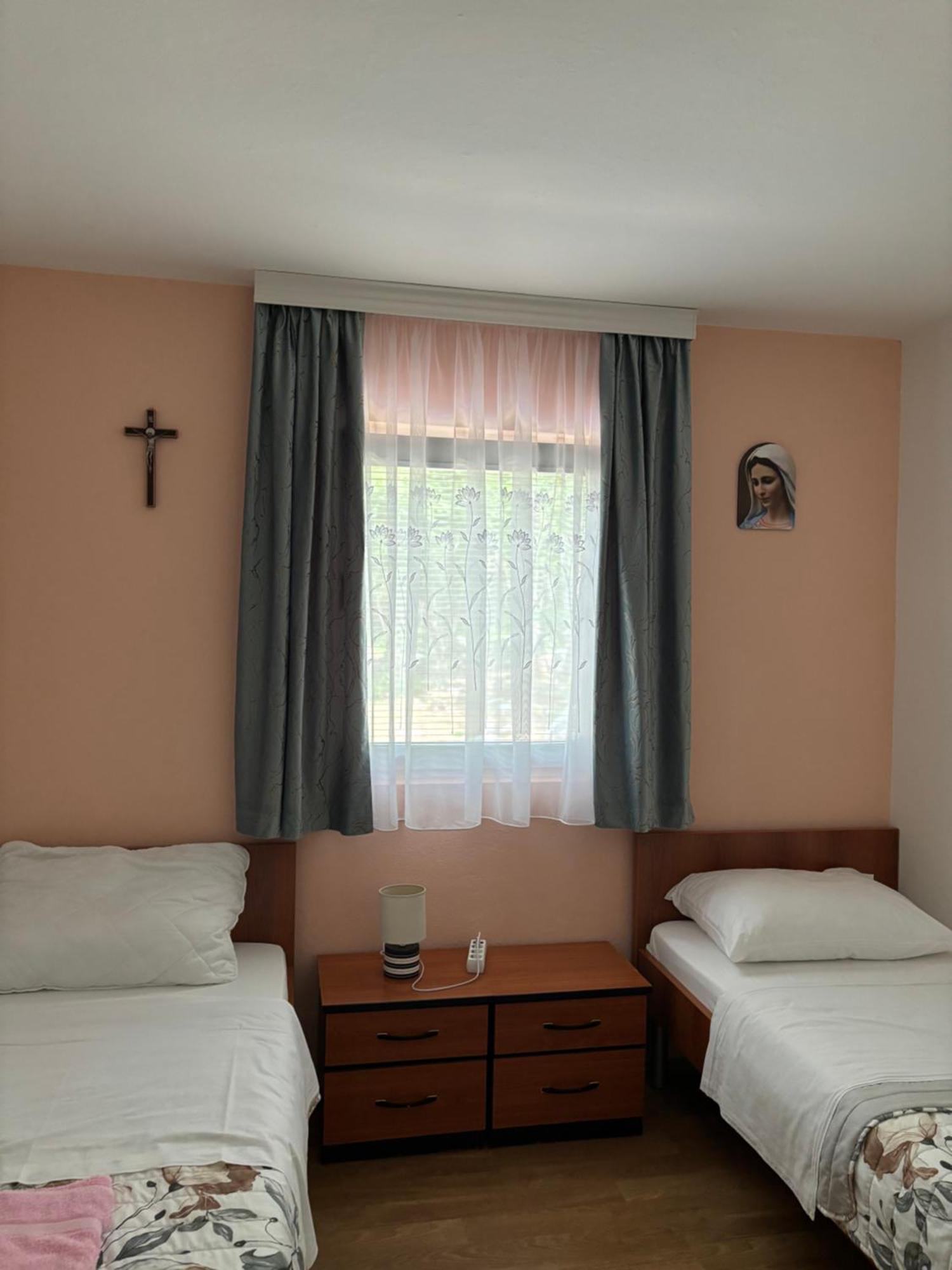 Casa Del Pellegrino M&A - Ostojici Hotel Medjugorje Ngoại thất bức ảnh