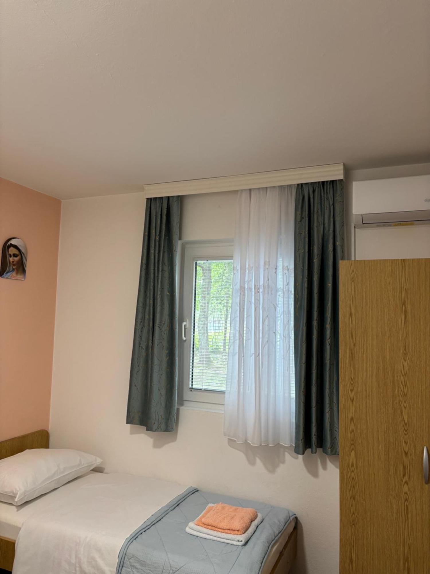 Casa Del Pellegrino M&A - Ostojici Hotel Medjugorje Ngoại thất bức ảnh