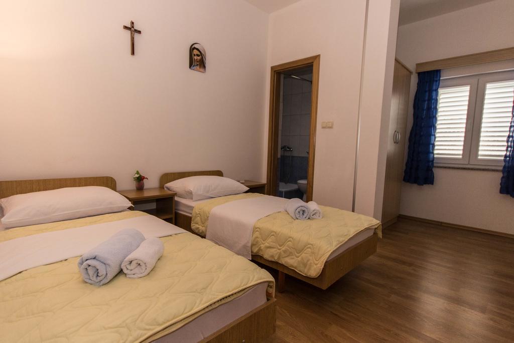 Casa Del Pellegrino M&A - Ostojici Hotel Medjugorje Phòng bức ảnh